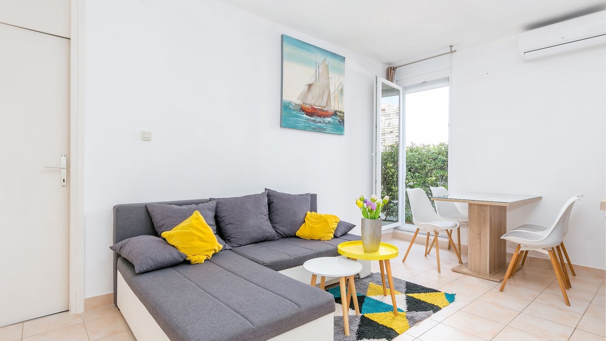 Znjan Apartment | One bedroom apartment with terrace Split (A-24426-a)