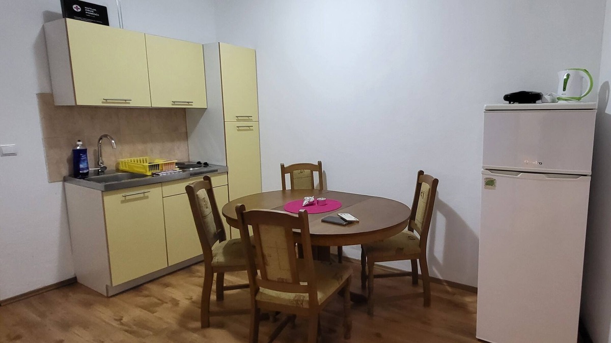 Tijesno Apartment | One bedroom apartment with air-conditioning Tisno, Murter (A-23720-b)