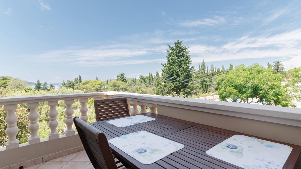 Muline Apartment | One bedroom apartment with terrace and sea view Muline, Ugljan (A-8521-d)