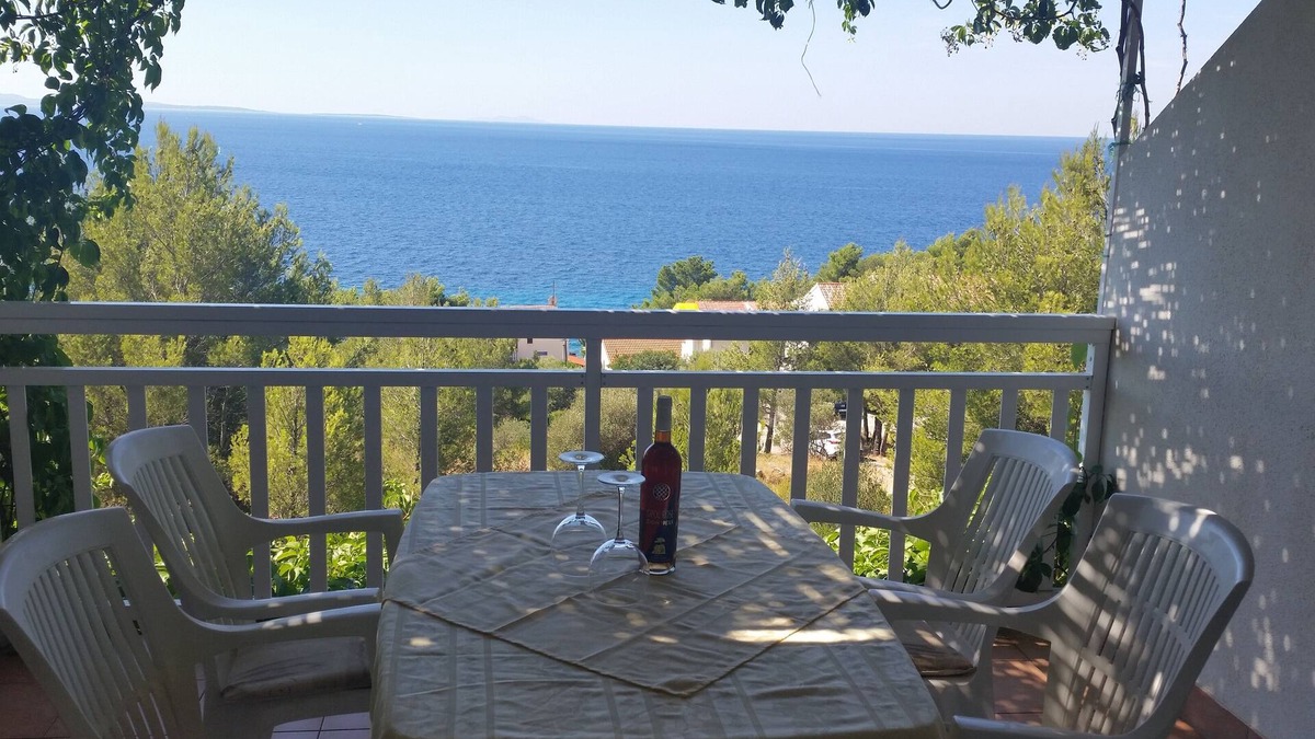 Island Hvar Apartment | One bedroom apartment with balcony and sea view Ivan Dolac, Hvar (A-12644-b)