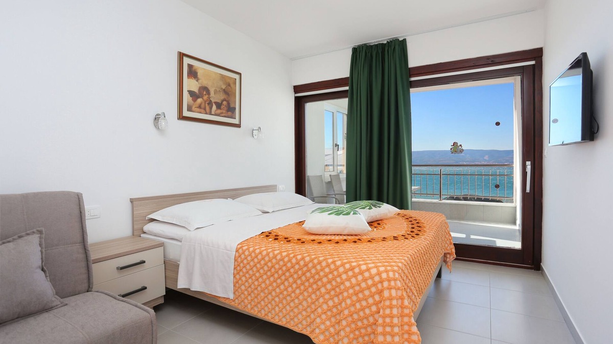 Duce Apartment | One bedroom apartment with terrace and sea view Duće, Omiš (A-2737-f)