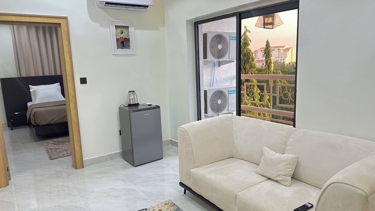 Wuse 2 Apartment | One bedroom Apartment with Balcony in the heart of Abuja (Wuse II)