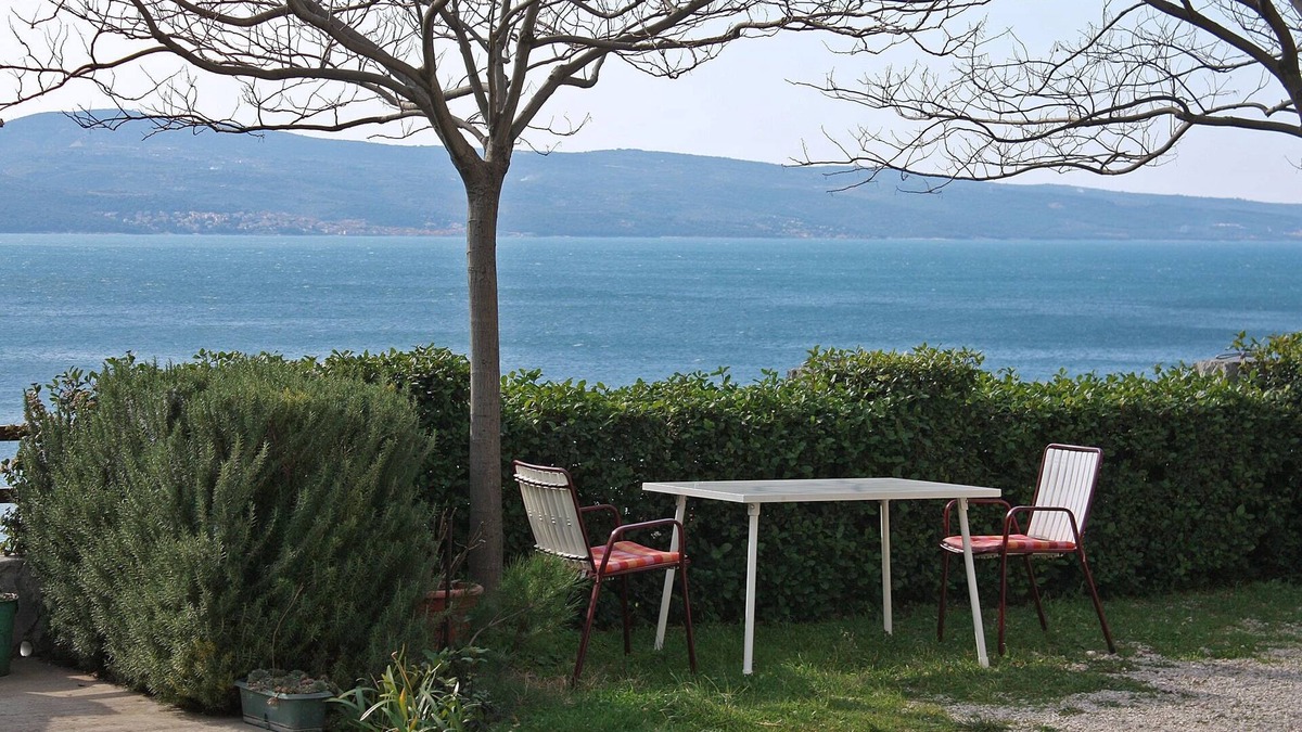 Tice Apartment | One bedroom apartment with terrace and sea view Nemira, Omiš (A-4834-a)
