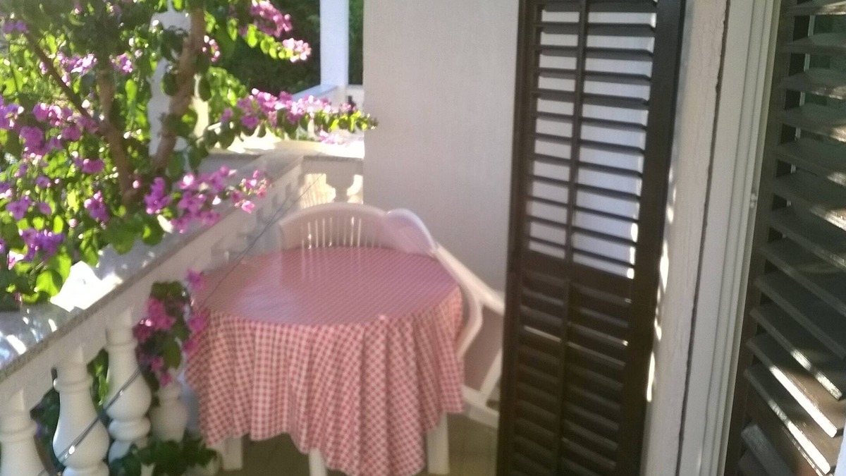 Barbat na Rabu Apartment | One bedroom apartment with balcony and sea view Barbat, Rab (A-17620-b)