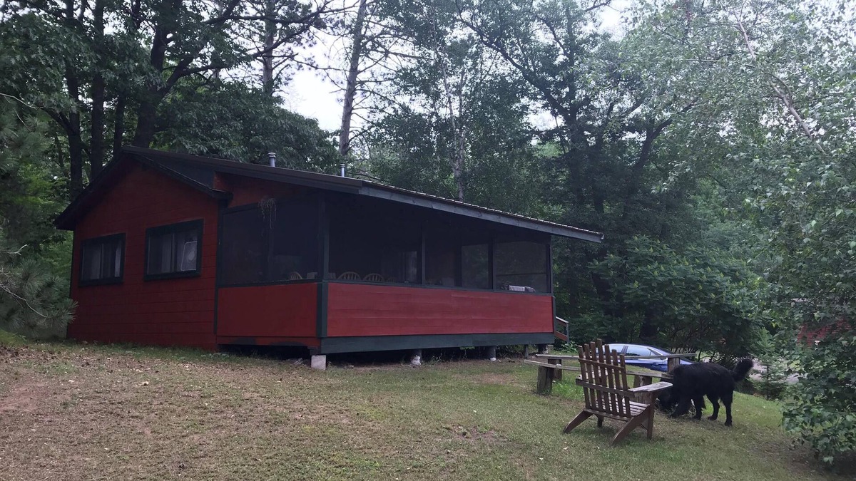 Iron River Cabin | One-bedroom cabin - Owner of Delta Lodge for 32 years
