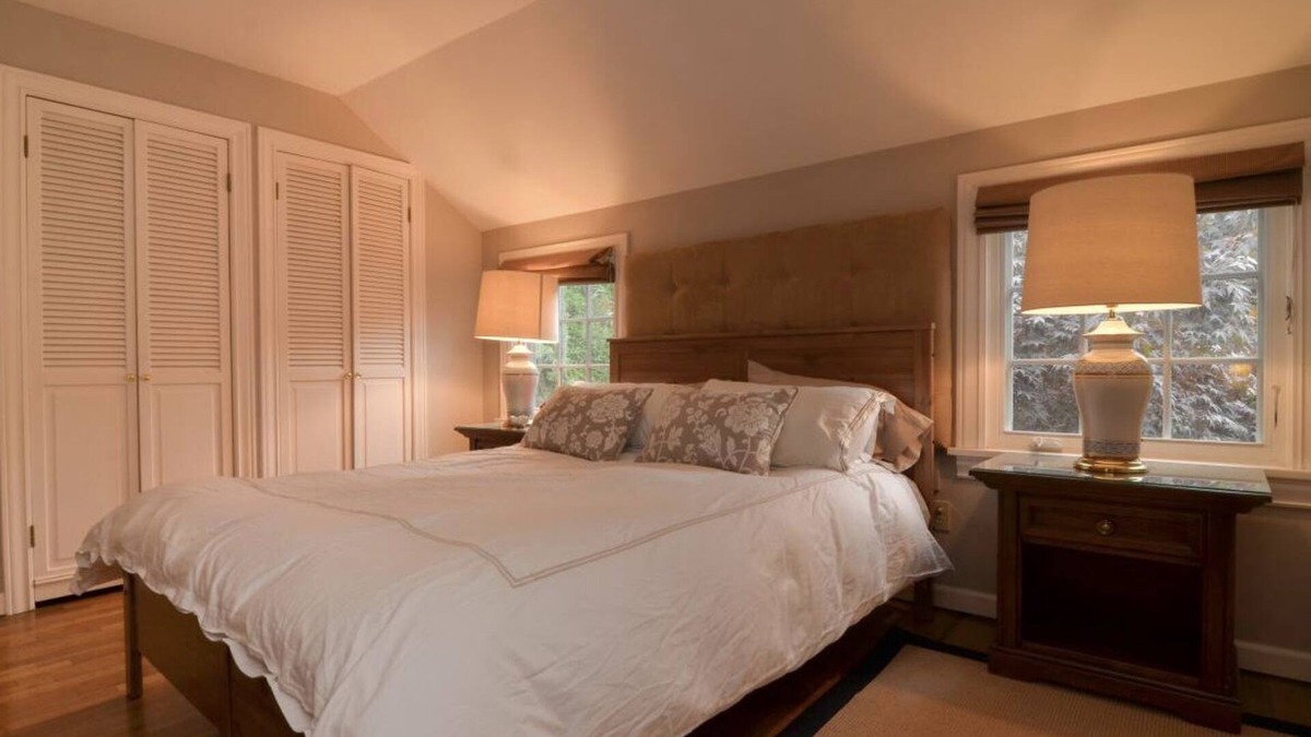 Broadview House | One Bedroom Carriage House