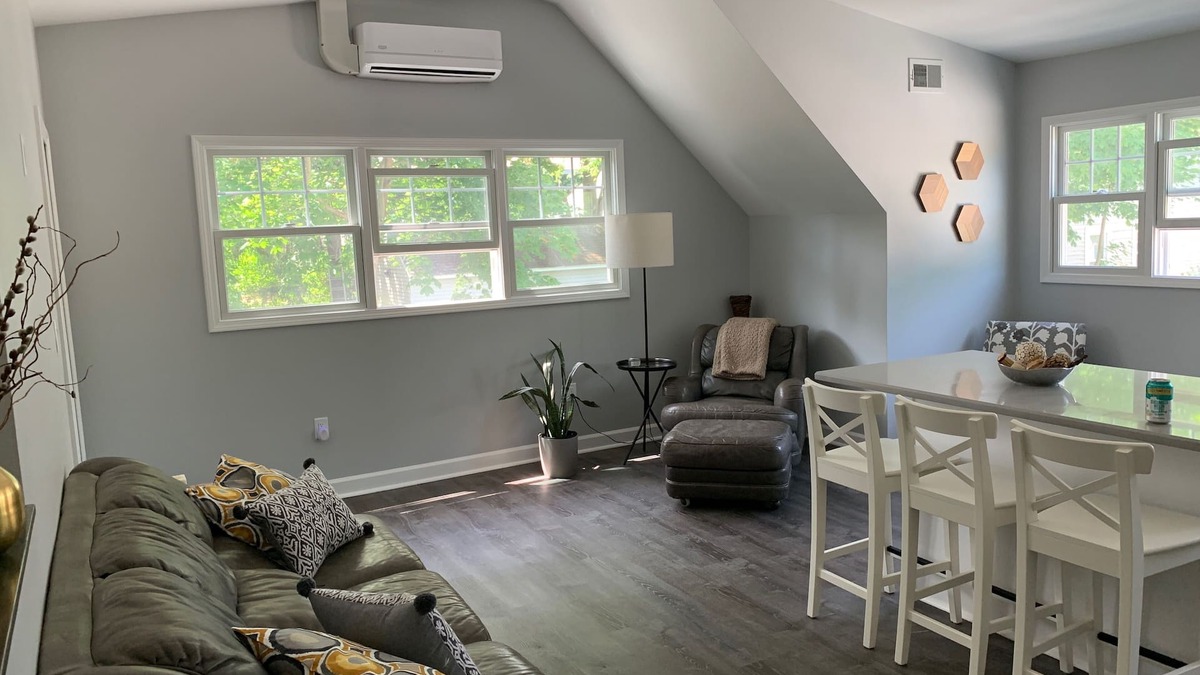 Allmendinger Heights House | One Bedroom Carriage House Near U of M Campus and Athletic Facilities