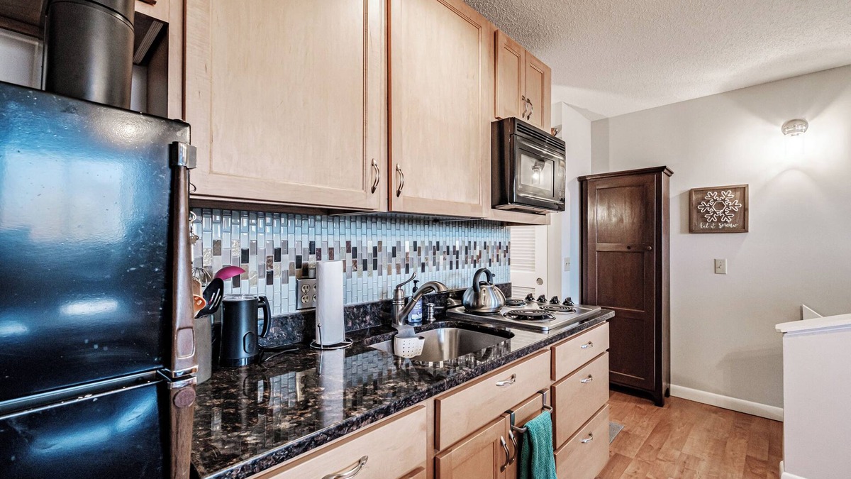 Sunday River Area Condo | One Bedroom Cascades A-15, total interior designed renovation sleeping 6
