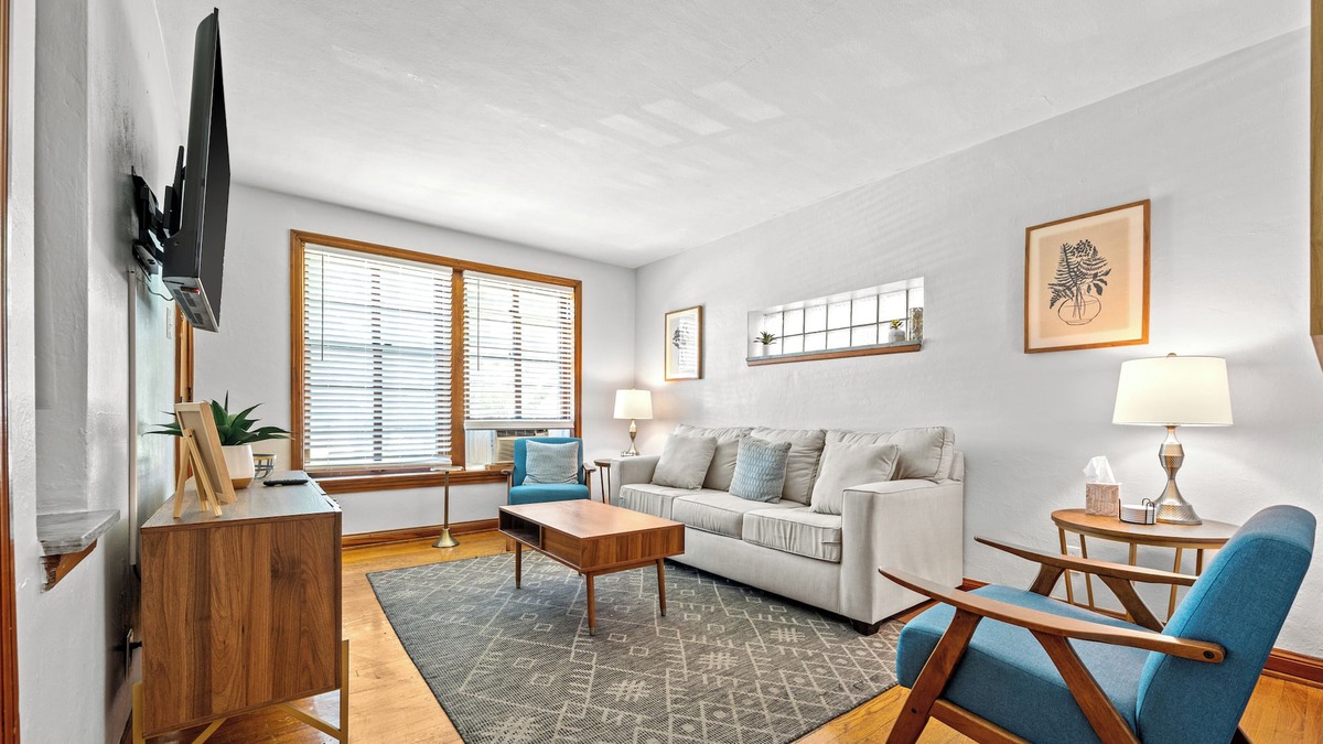 The Southampton Apartment | One-bedroom-City Livin'