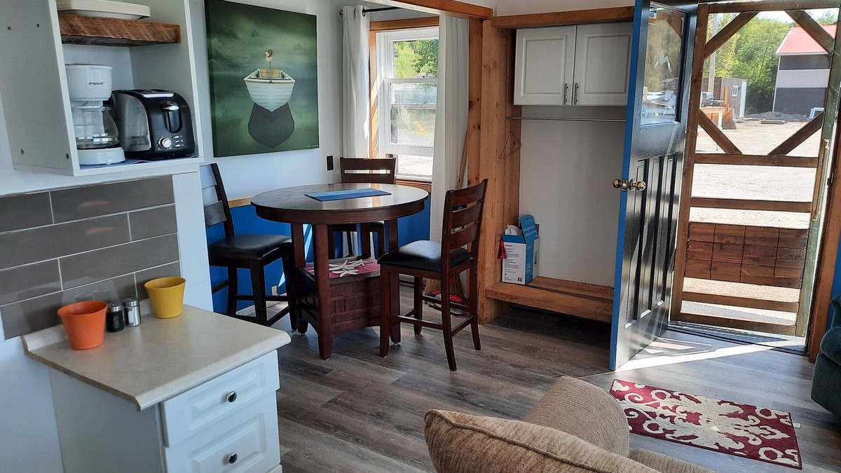 North Bay Cottage | One bedroom, close to everything. trout lake north bay