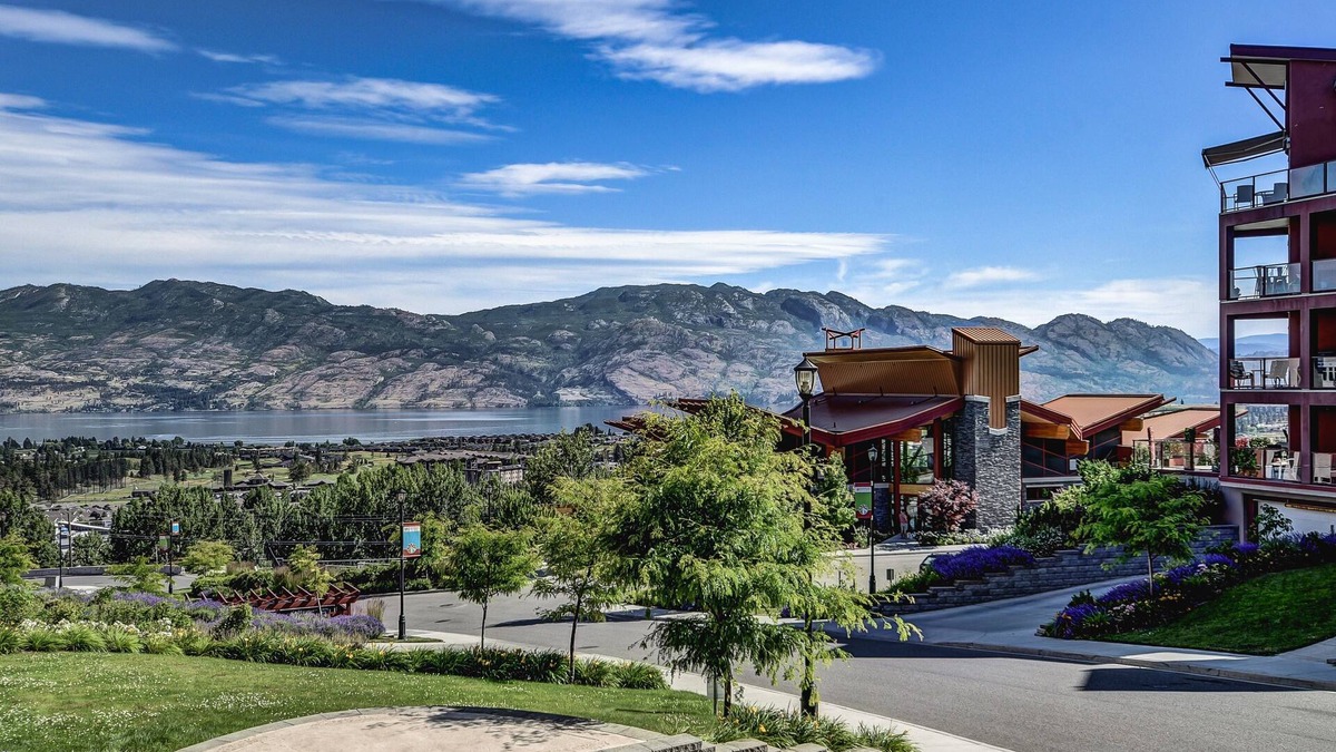 Central Okanagan Apartment | ONE BEDROOM CONDO WITH GORGEOUS LAKE VIEWS AND WORLD CLASS AMENITIES