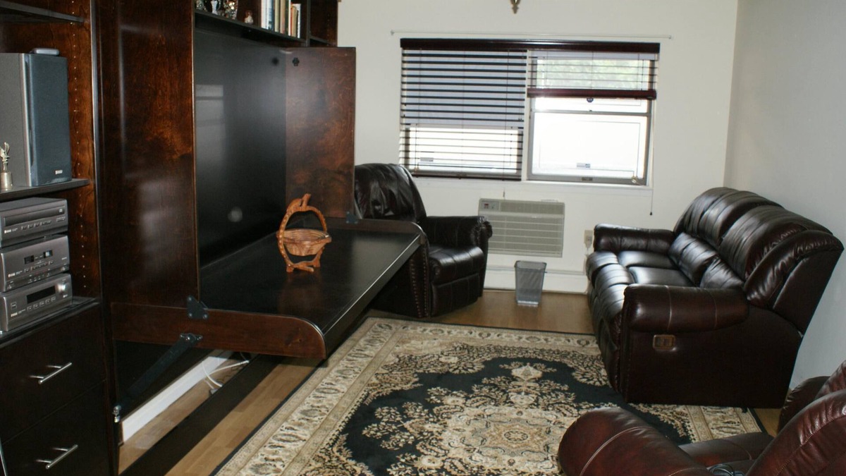 Bay Ridge Apartment | One Bedroom condo in a nice neighborhood, for long term stay