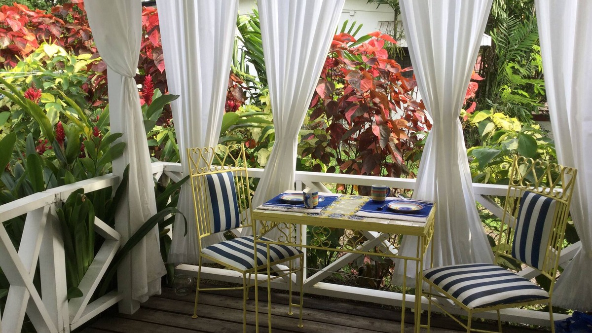 Sandy Lane Cottage | One Bedroom Cottage on Platinum Coast