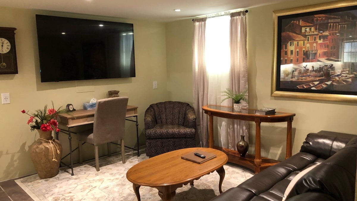 Columbus House | One Bedroom Executive Hideaway