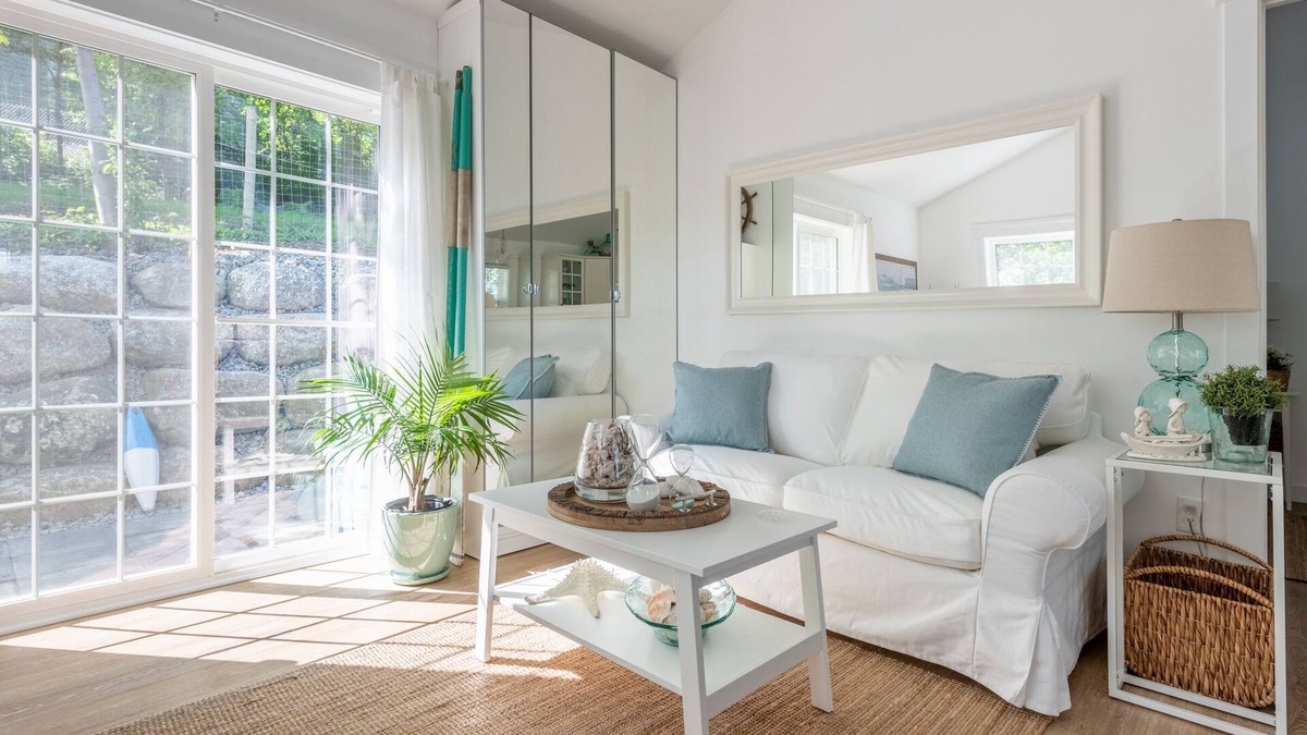 Mahone Bay Cottage | One bedroom fully equipped Mahone Bay luxury cottage