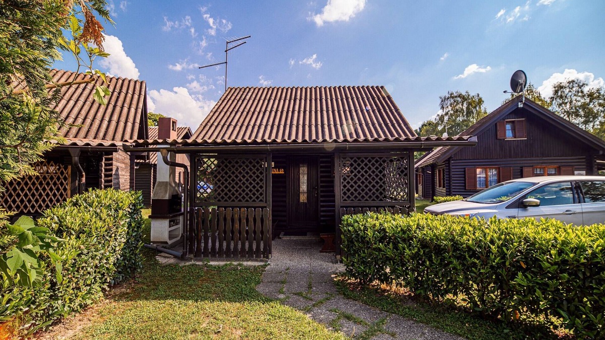 Terme Catez House | One Bedroom Holiday Home in Terme Čatež Village