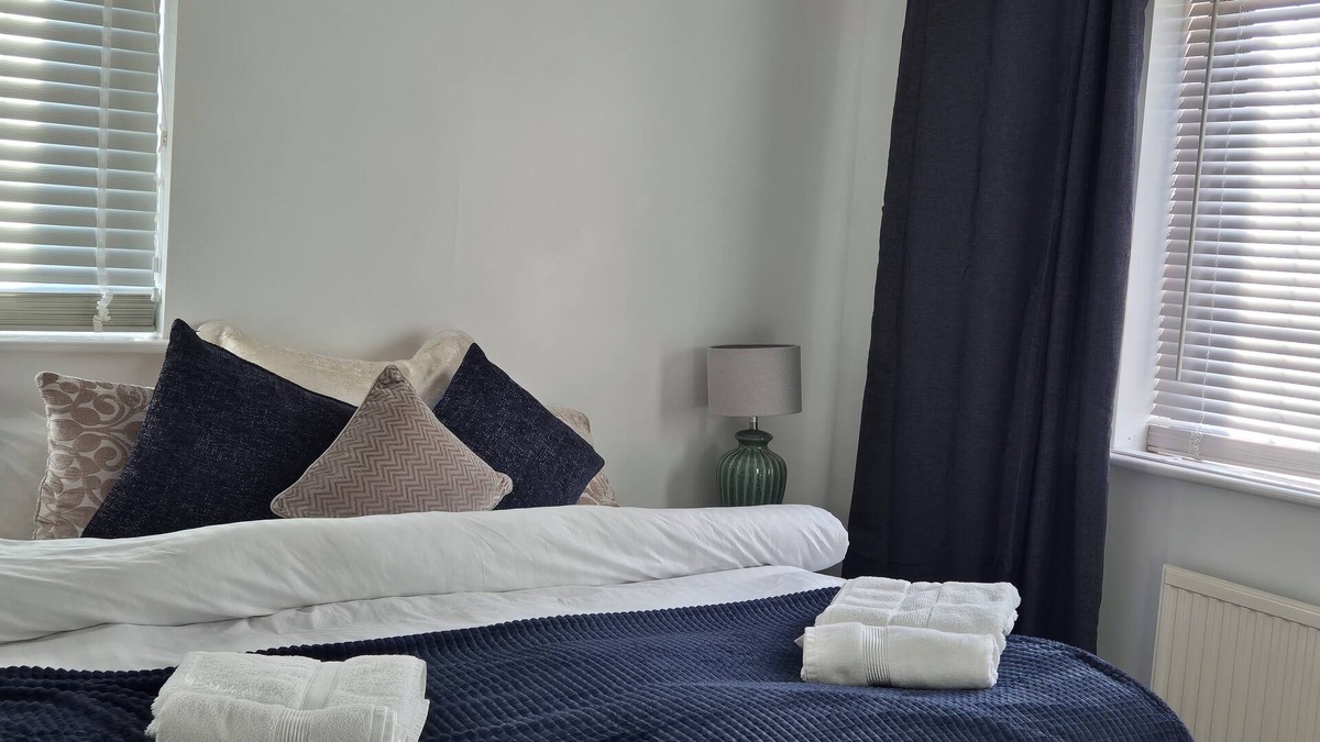 Stoke Mandeville House | One Bedroom House