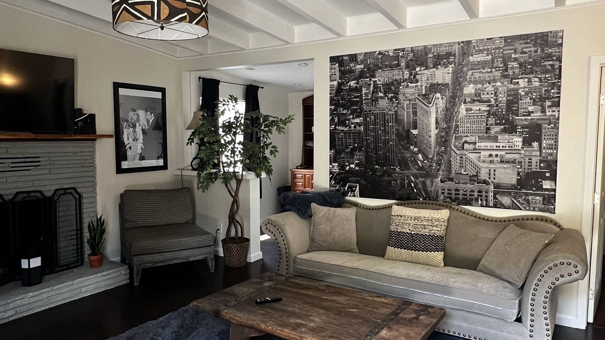 Santa Paula House | One bedroom house in historical Santa Paula. Pet friendly, Free WIFI