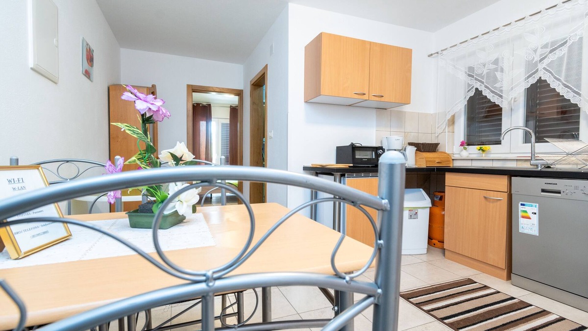 Sibuljina Apartment | One bedroom apartment with balcony and sea view Tribanj Šibuljina, Paklenica (A-17818-b)