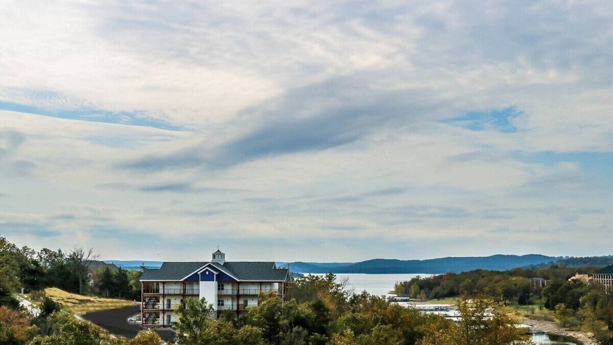 Branson Resort | One Bedroom Lakeside, Luxury Condo, Branson, Missouri 3331061