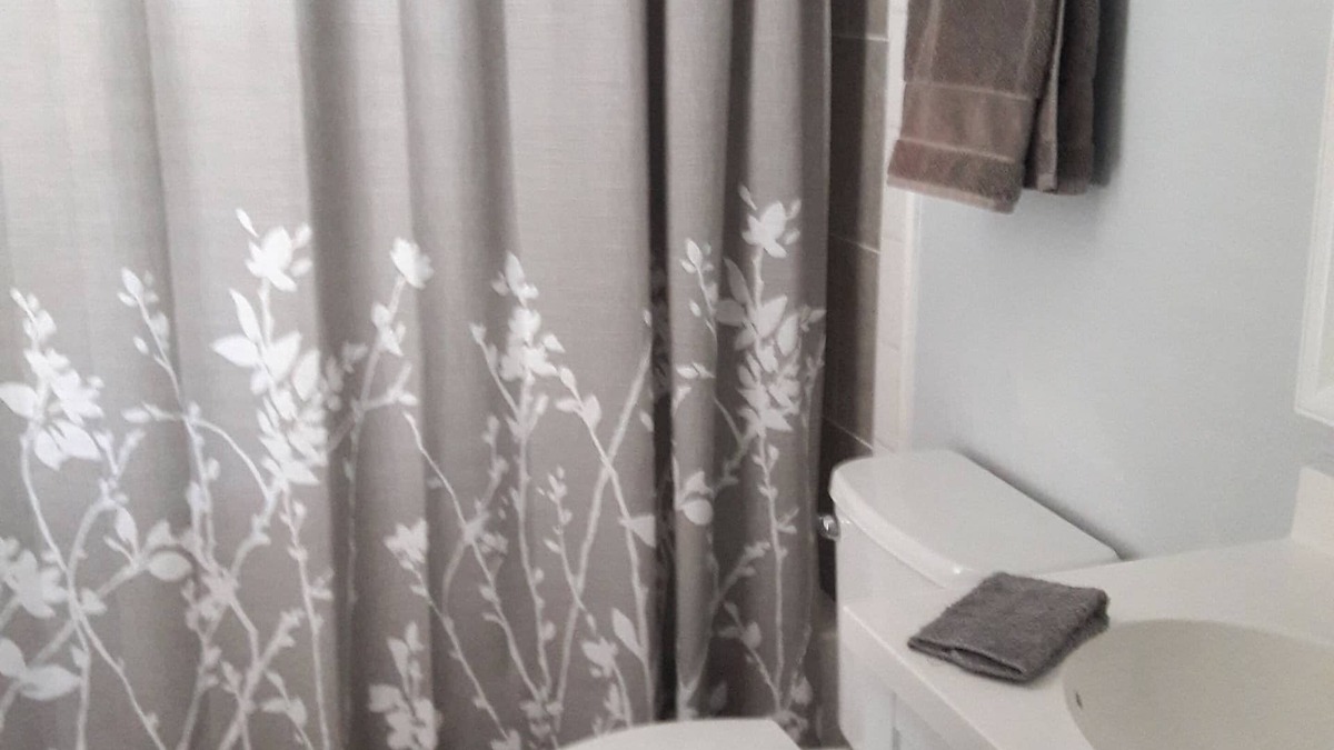 Hickory House | One Bedroom one Bath in a very nice and quiet neighborhood