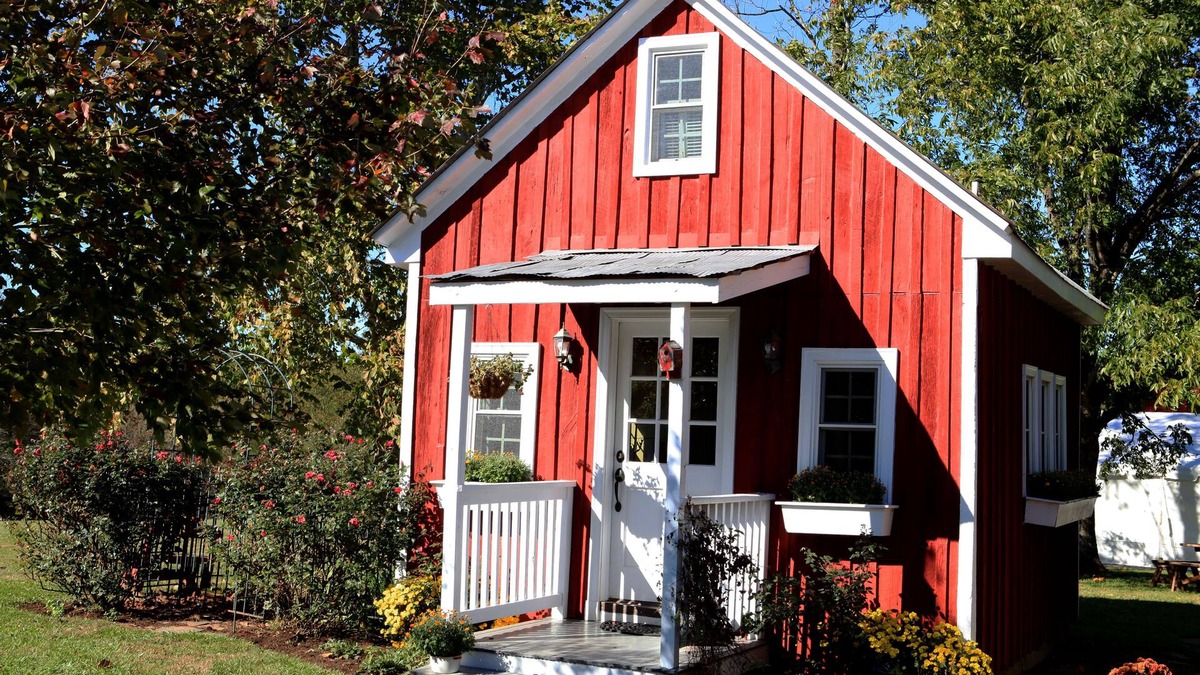 Ridge Cottage | One Bedroom One Bath Cottage On 250 Acre Cattle Farm.