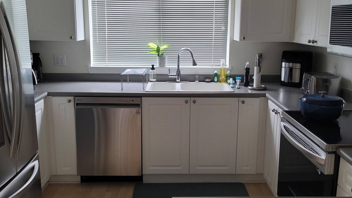 Bothell House | One Bedroom One Den Townhome