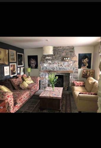 Woodford Apartment | One Bedroom Rural Cottage