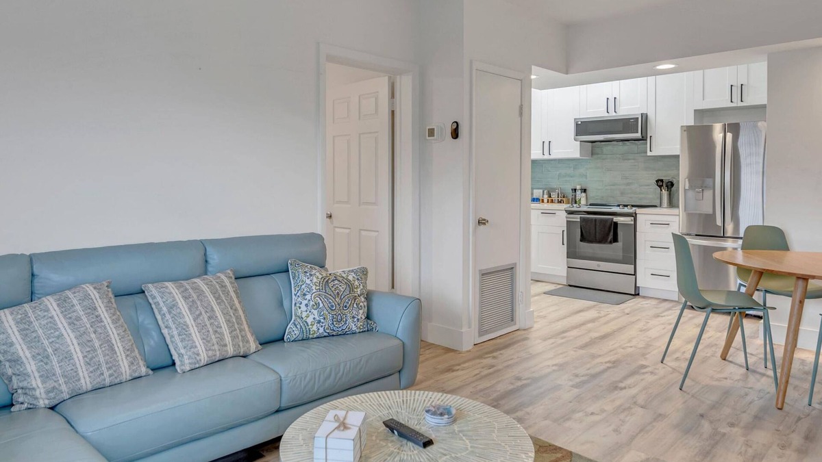 Coral Ridge Condo | One-bedroom Suite | Heated pool | Dock Access | Quiet Neighborhood | SaltAire Three | RESlDENCES
