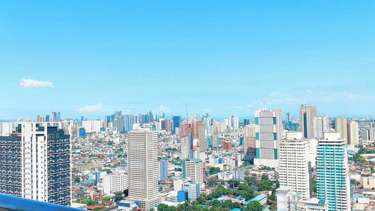 Ermita Night District Condo | One Bedroom Suite in Malate Manila
