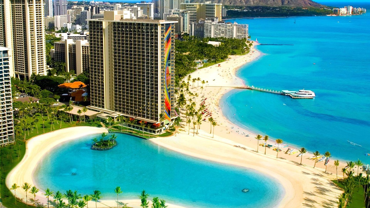 Waikiki Resort | One bedroom suite in prestigious Hilton Hawaiian Village.
