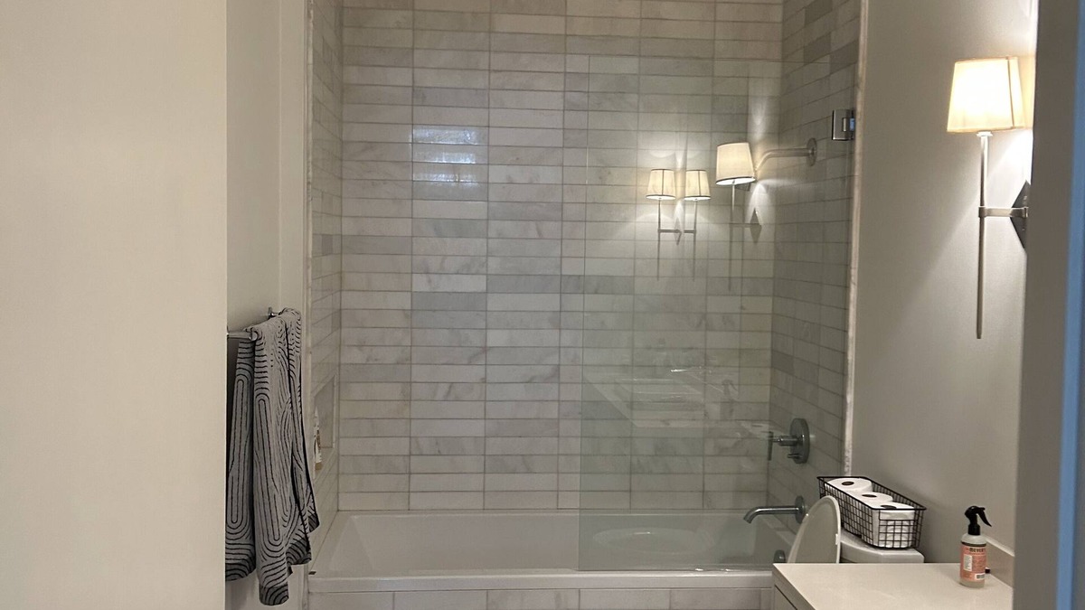 West Riverside Apartment | One bedroom unit steps away from Audubon Park