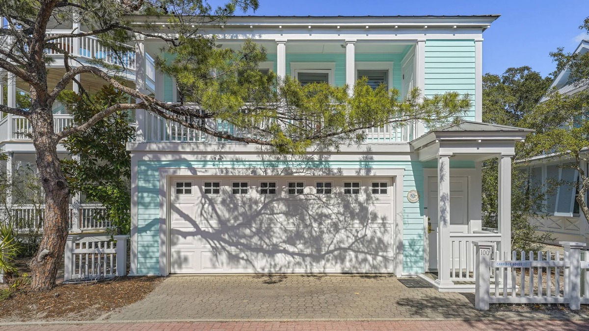 Seaside Cottage | One Bedroom Guest Cottage in Seaside, 8 Houses to Beach + 2 Adult Bikes!