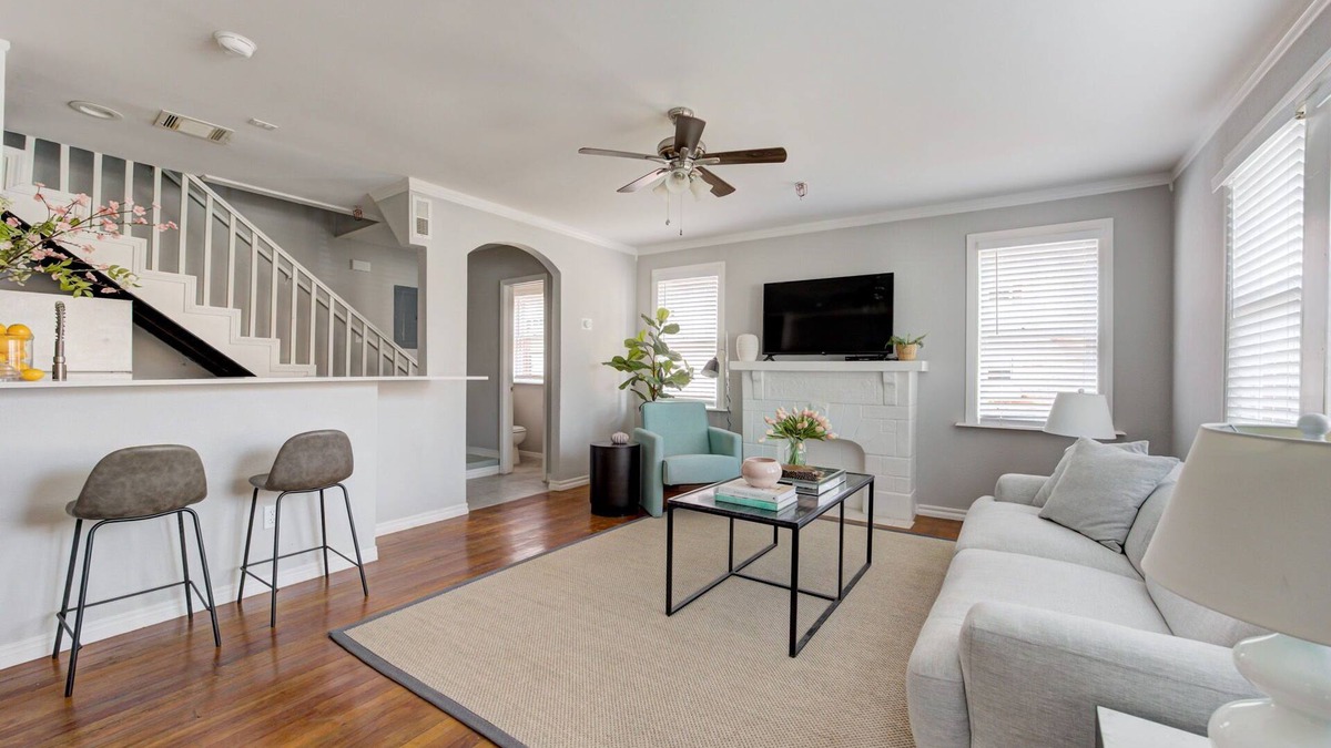 Lincoln Terrace Apartment | One Block Away From OU Medical