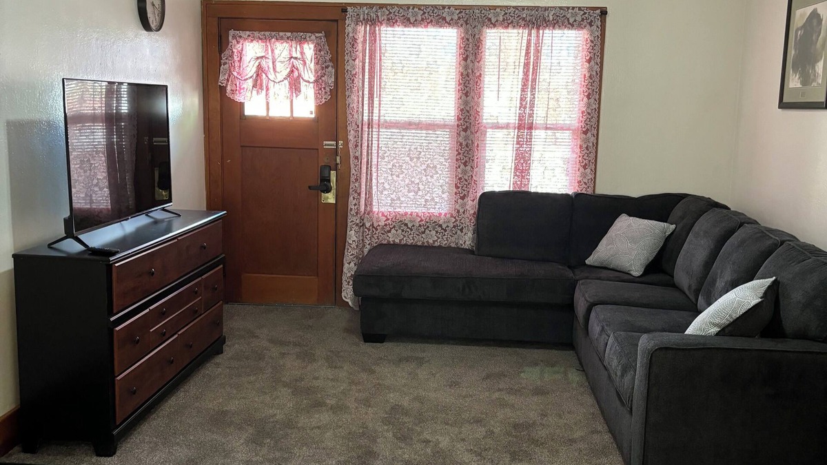 Rawlins House | One block from downtown One bed one bath with extra folded out bed.