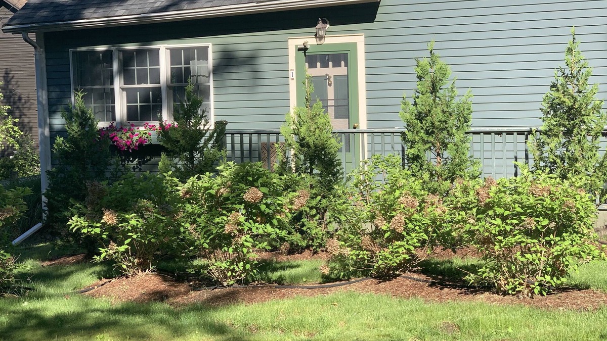 Stockbridge House | One block from Main St Stockbridge