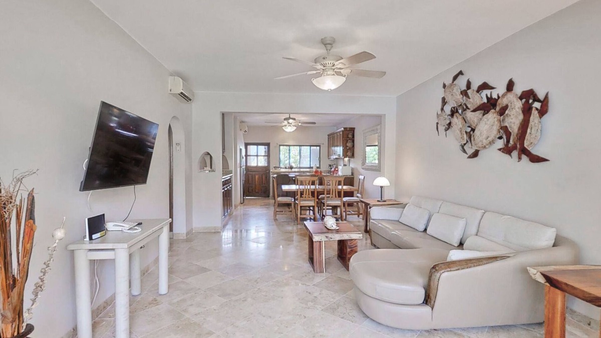 El Medano Ejidal Condo | one block to medano beach , 2 blocks to the Cabo Marina & Downtown Cabo