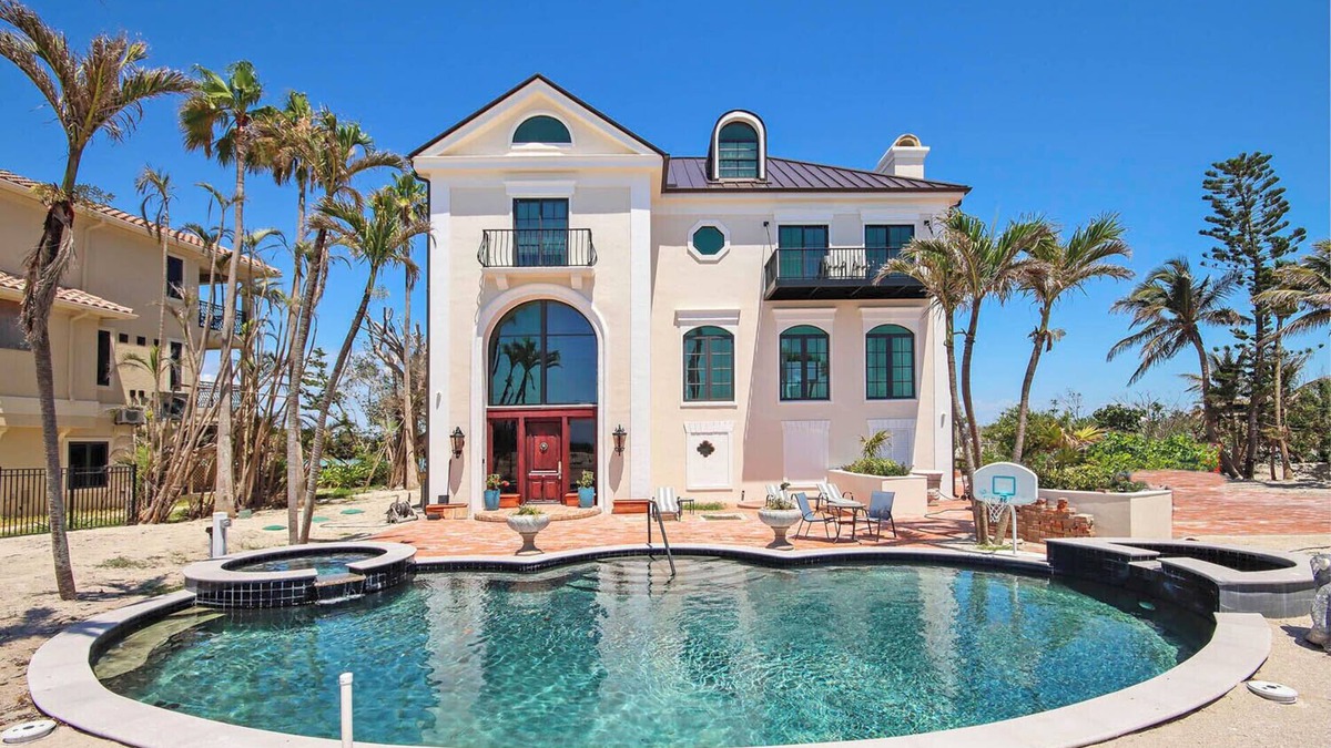 Wulfert House | One Captiva - Six bedroom gulf front home