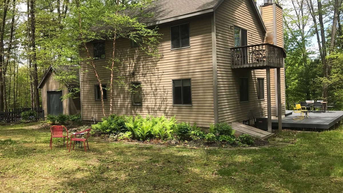 High Falls House | ONE CLOVEWOOD in HIGH FALLS, near Mohonk preserve, New Paltz, Kingston