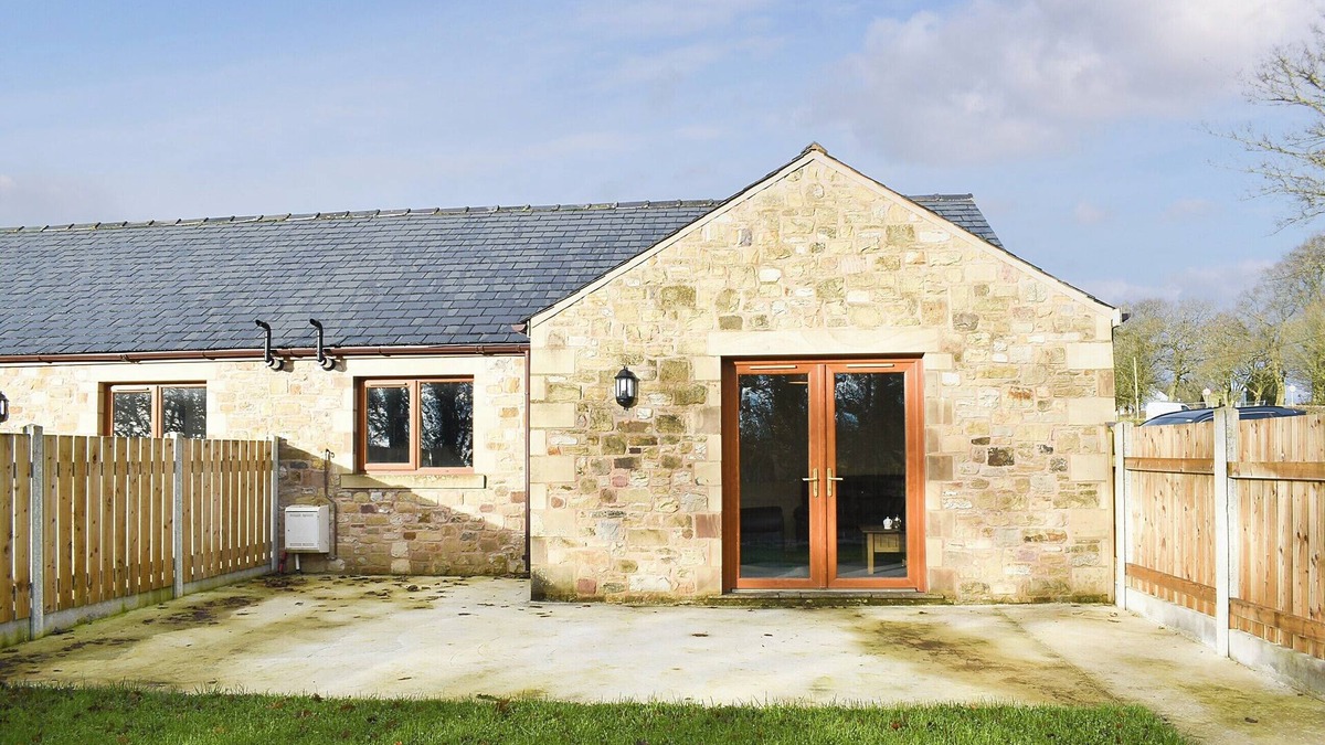 Preston Cottage | One Dorchester Drive - UK32037