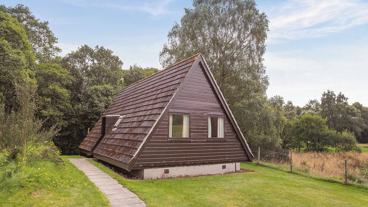 Invergordon Ski Chalet | One double and one twin.