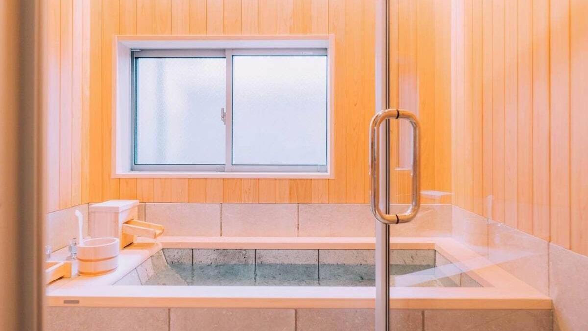 Jingumae House | One Harajuku: Newly renovated 2 story, 3Bd, 2Br house in the heart of Harajuku.