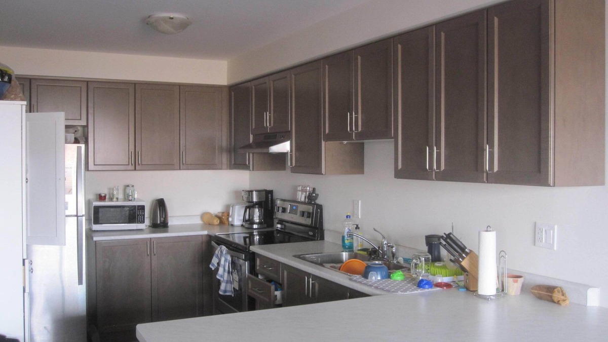 Watertown House | One Large Bed at Burlington/Waterdow