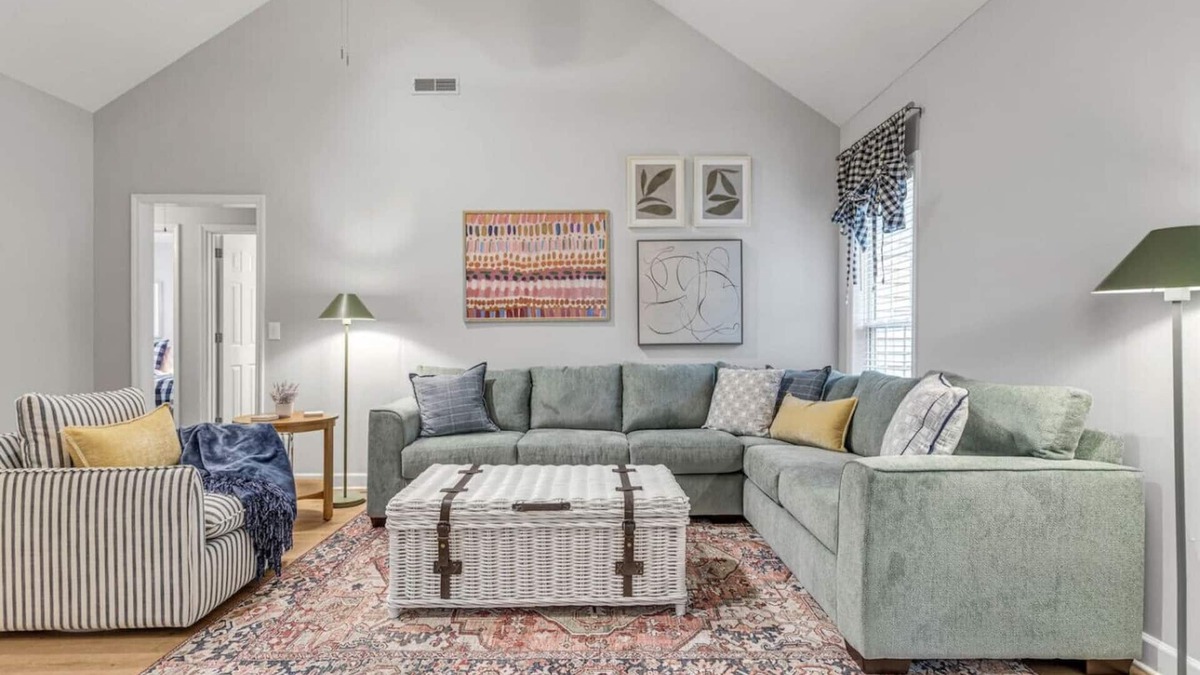 Spring Hill House | One-Level 3BR, Yard & Firepit