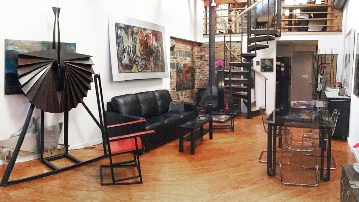 Fairmount Ski Chalet | One-Of-A-Kind Artist's Chalet in Fairmount