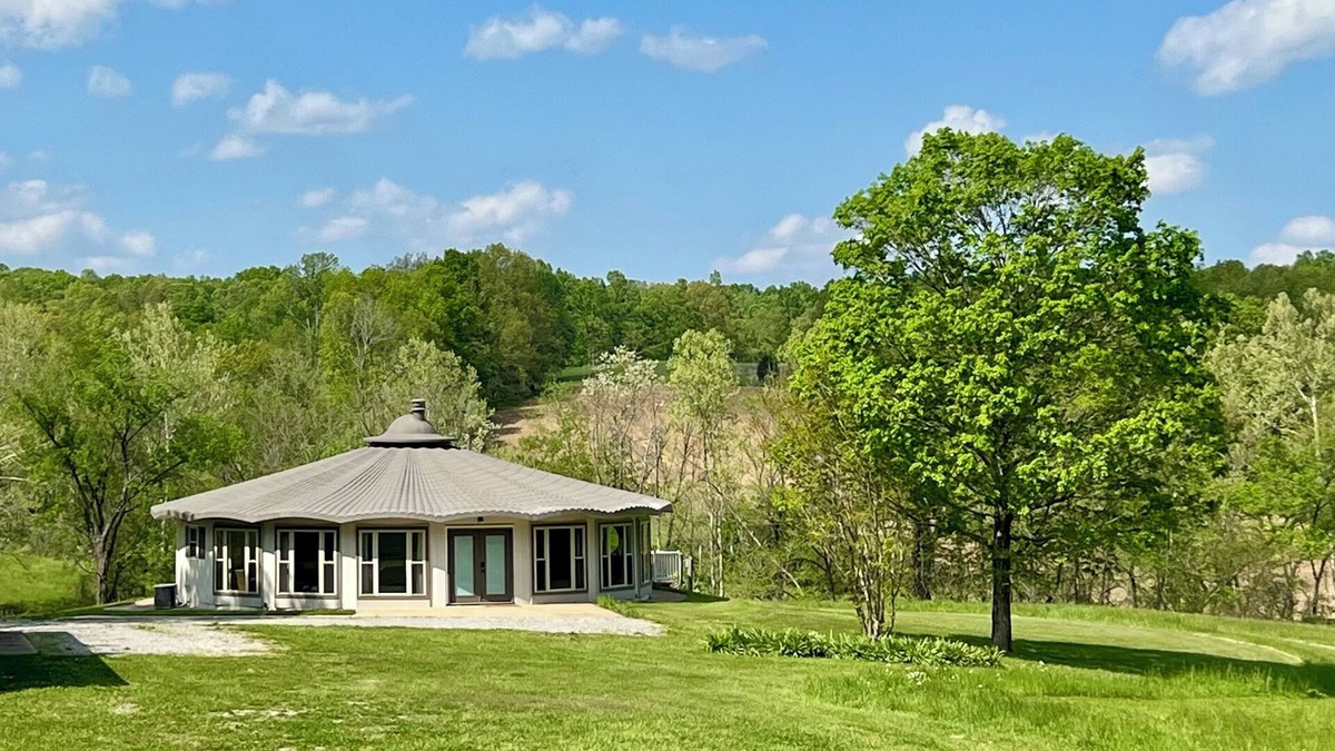 Hardin County House | One-of-a-Kind Fiberglass Round House