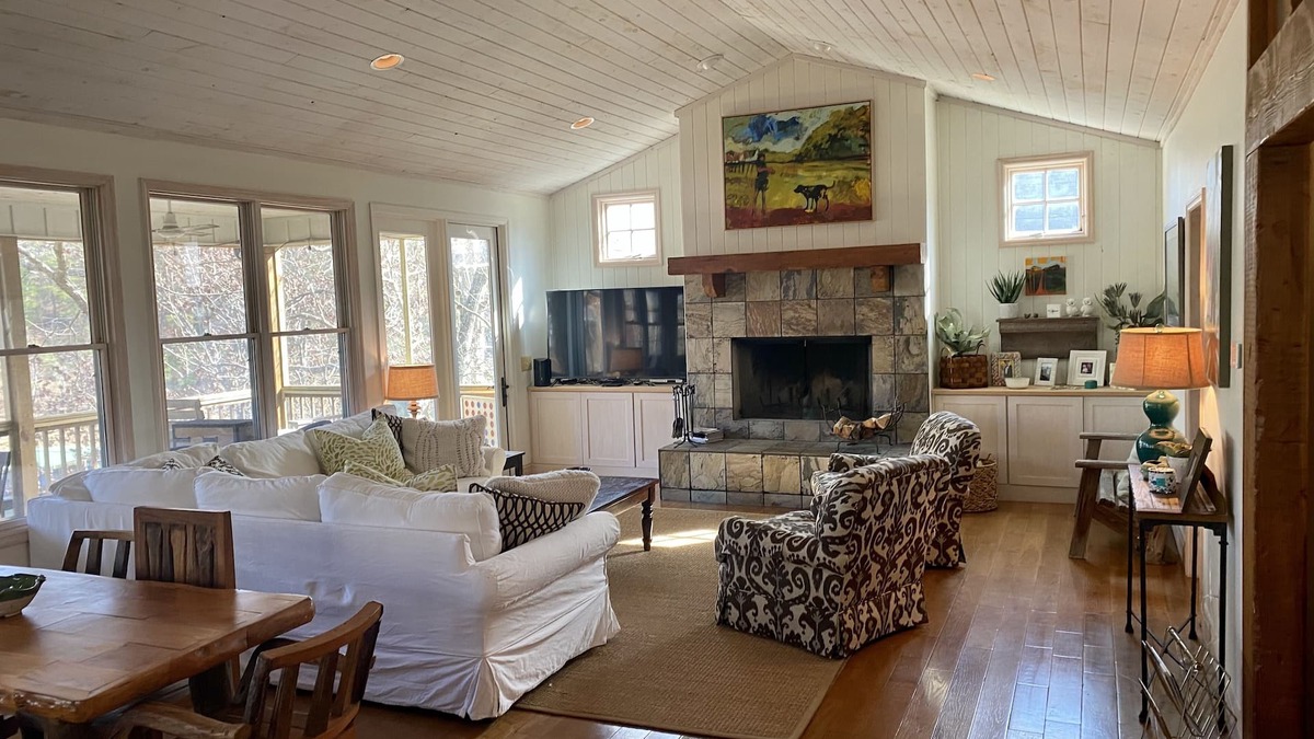Arley House | One of a Kind Lakehouse