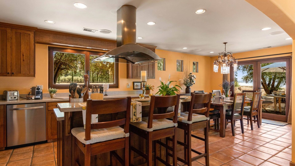 Nice House | One-of-a-Kind Lakeside Gated Winery Casita Rental on Private Estate