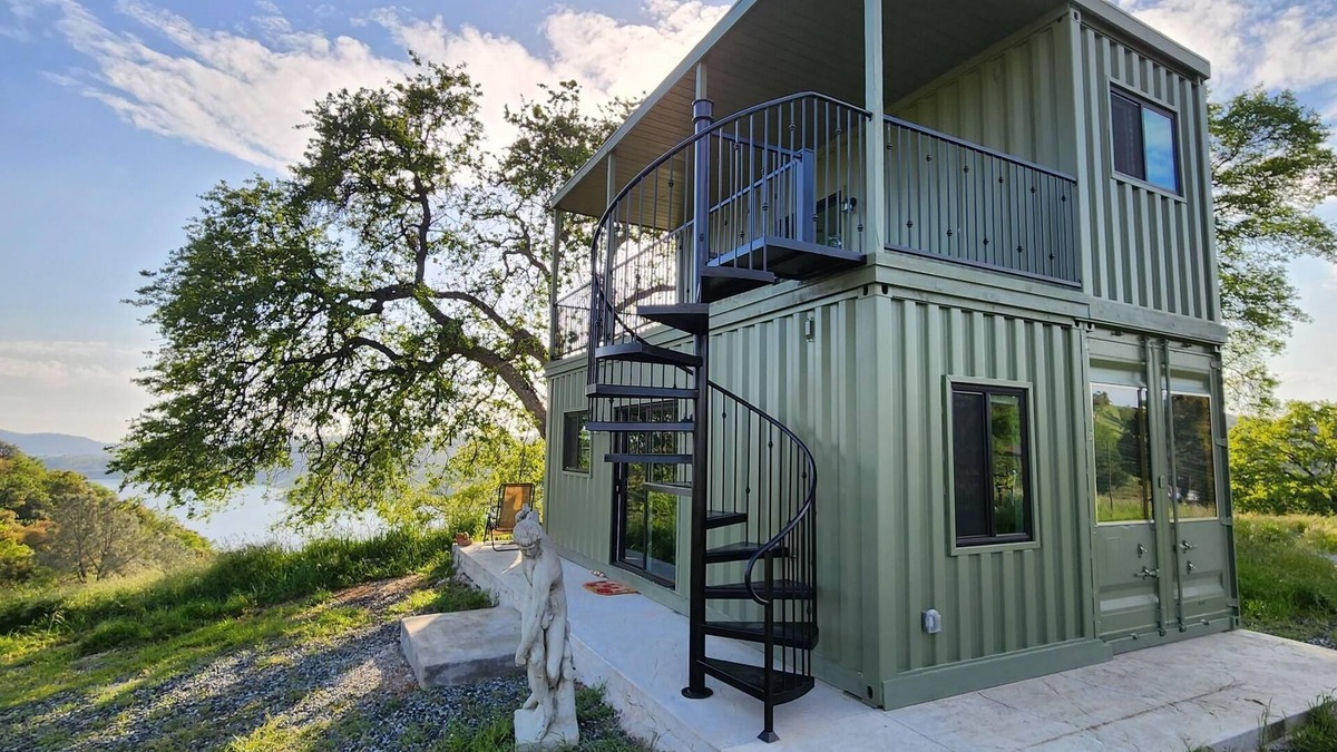 Angels Camp House | One of a kind modern Tiny Home in lush vineyard setting- unit B upstairs