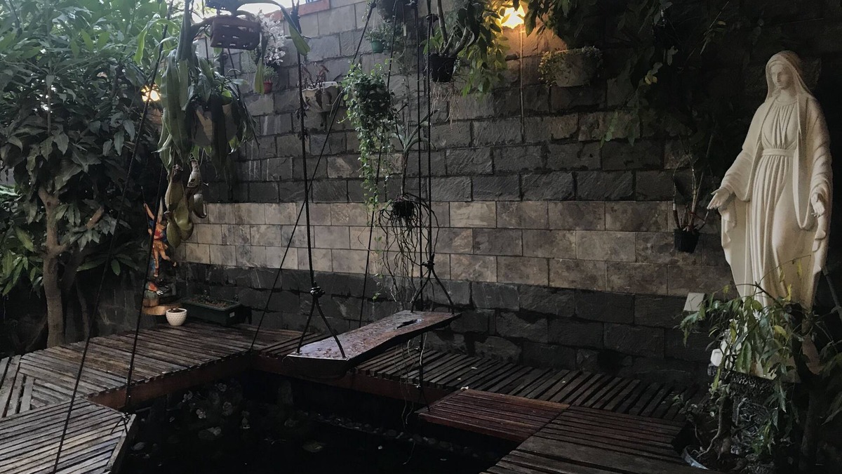Hang Xanh House | One of a kind RetroSaigon Entire House located in The central of Saigon